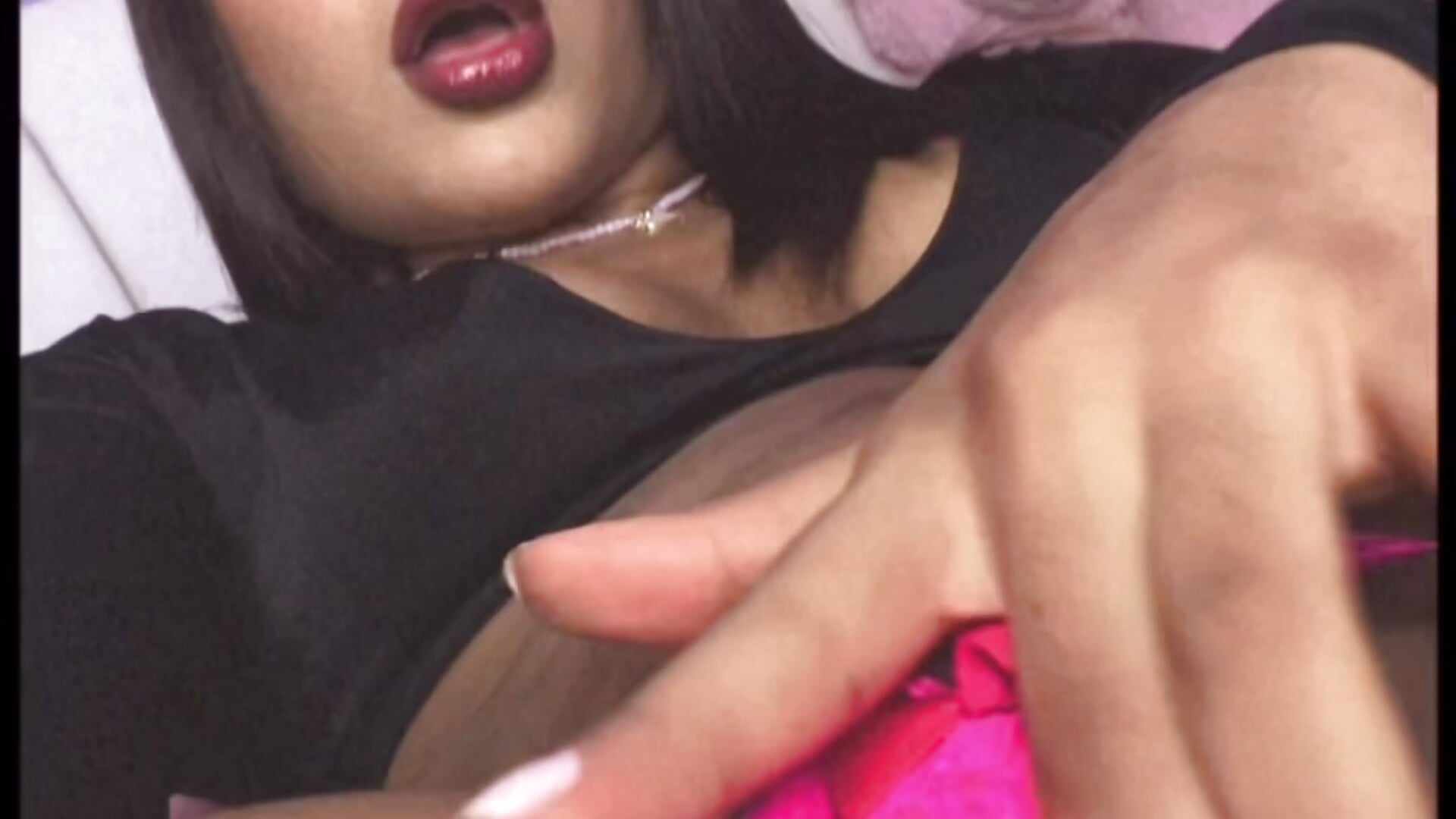 Fingers pussy wet💦 - video by Geralllll cam model