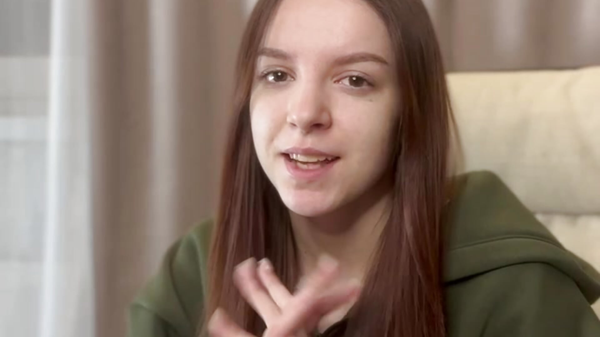 HEYYY my name is Maia <33 - video by EdwinaDwinell cam model