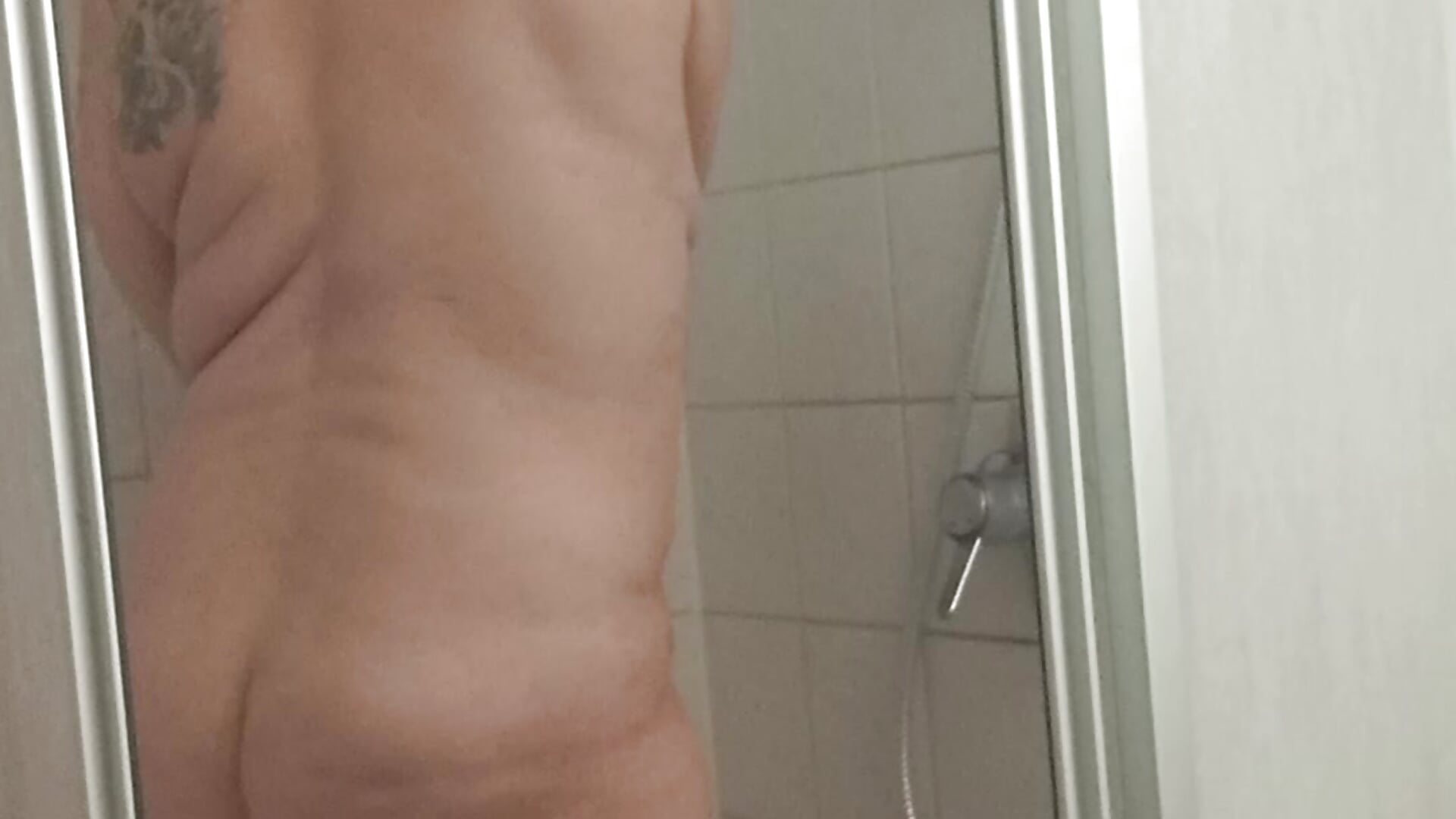 Ich am Duschen – video af Trinity_Maze_