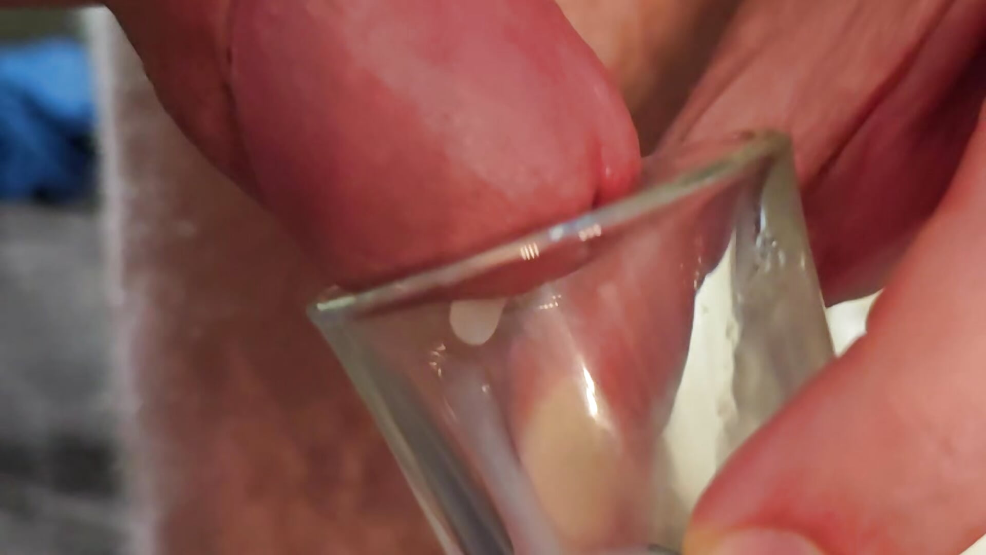 Spermashot wird abgefüllt 💦😜 - Video von xxJANI2xx Cam-Model