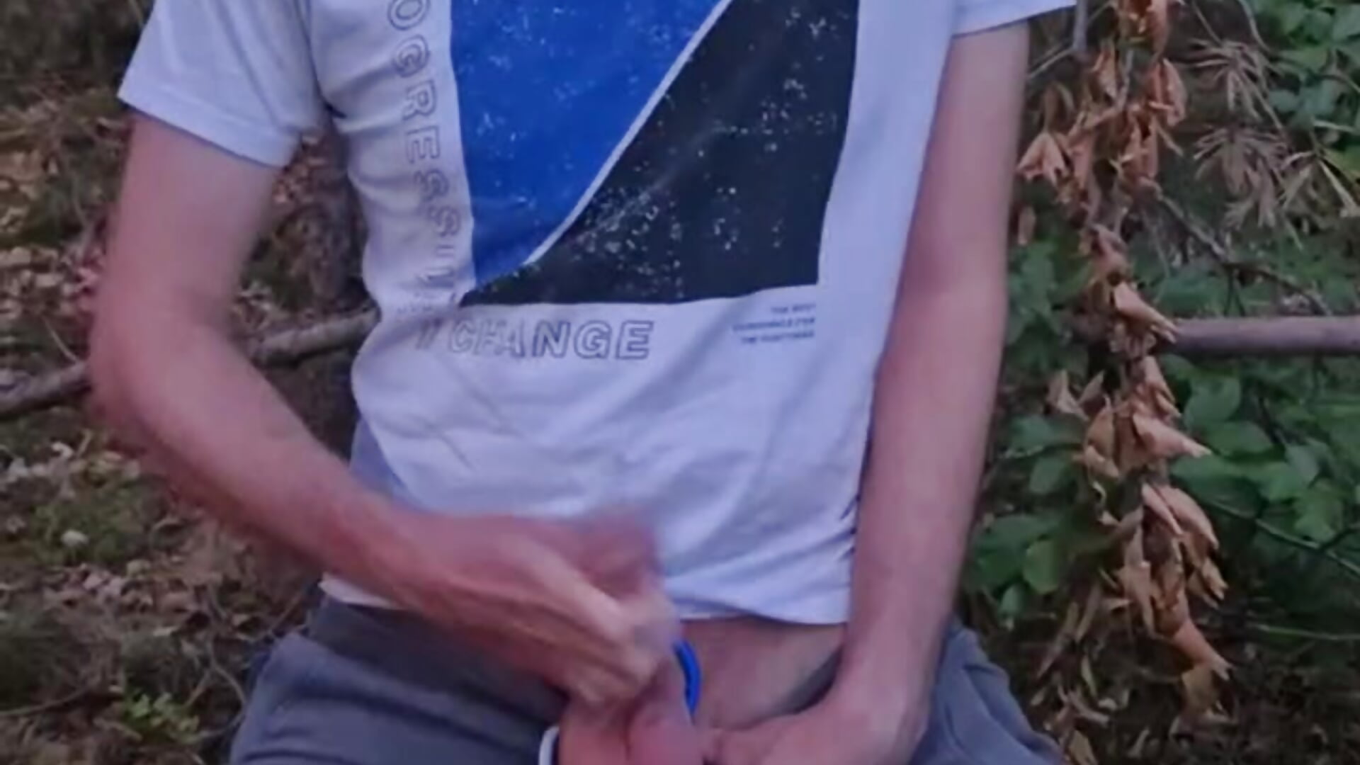 Geiler Typ im Wald erwischt - Video von xxJANI2xx Cam-Model