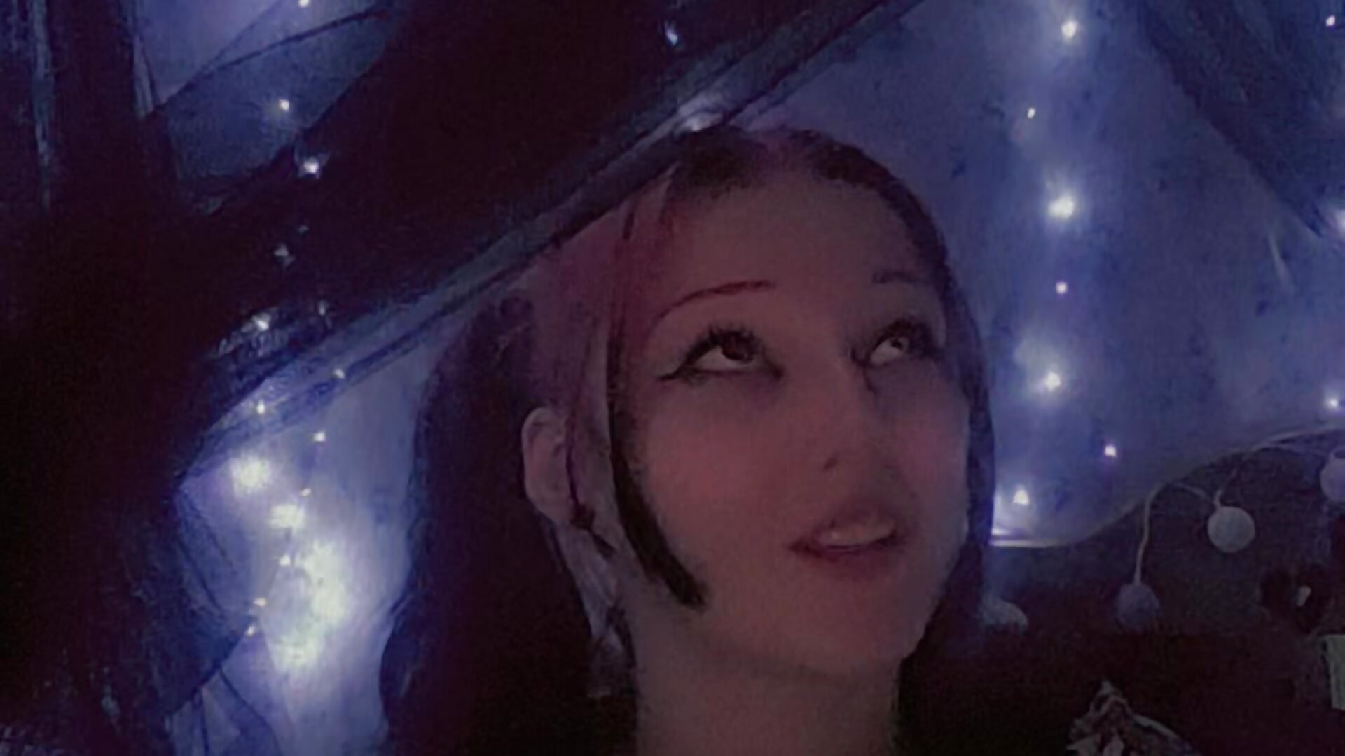 Cute bong rip ♥️💋 - video by angel_star420864 cam model