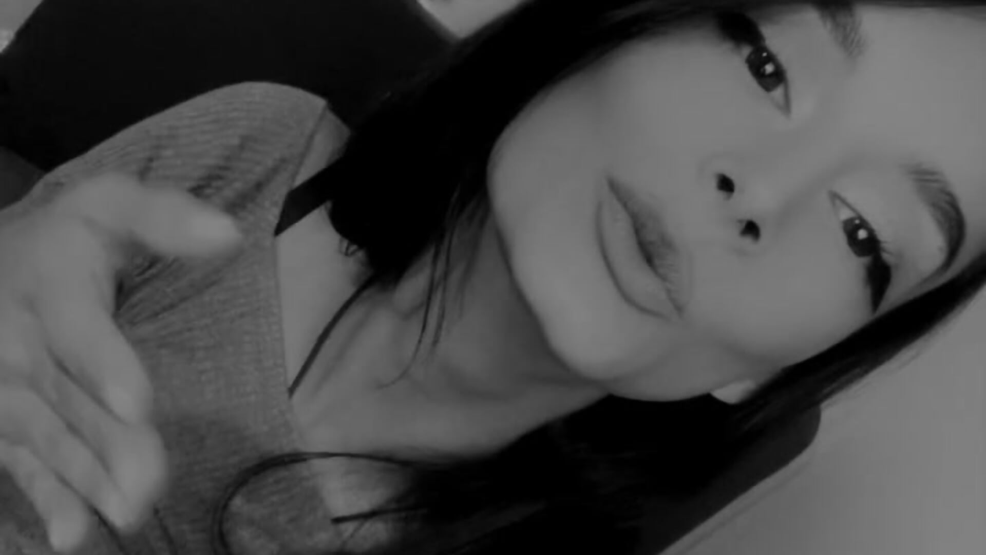 Kisses 4 u – video af PrettyFakeBoobs