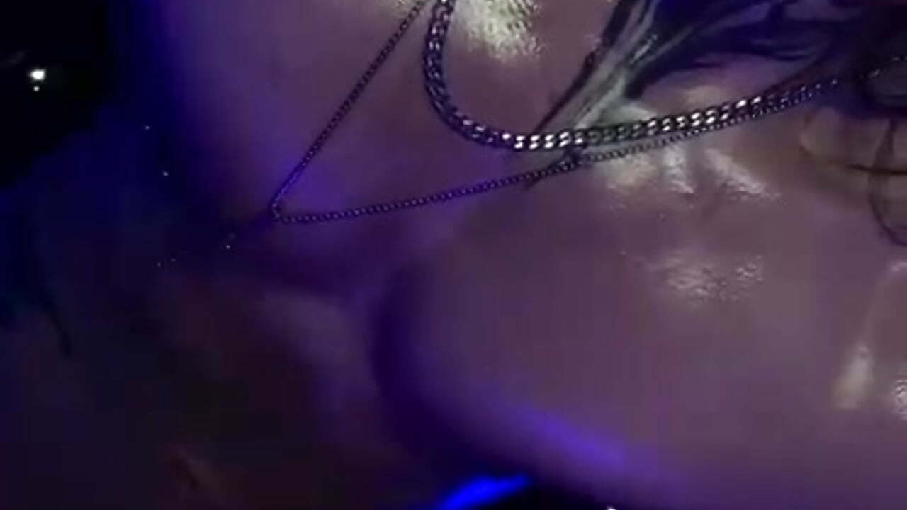 the beast masters oily body - video oleh the_beast_master_ kamera model