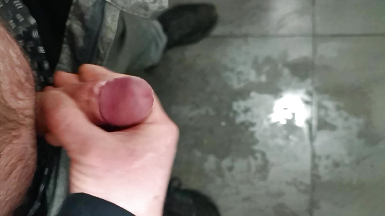 My sperm on the floor — filmik awesome-dirty-dick, modela(-lki) na kamerkach