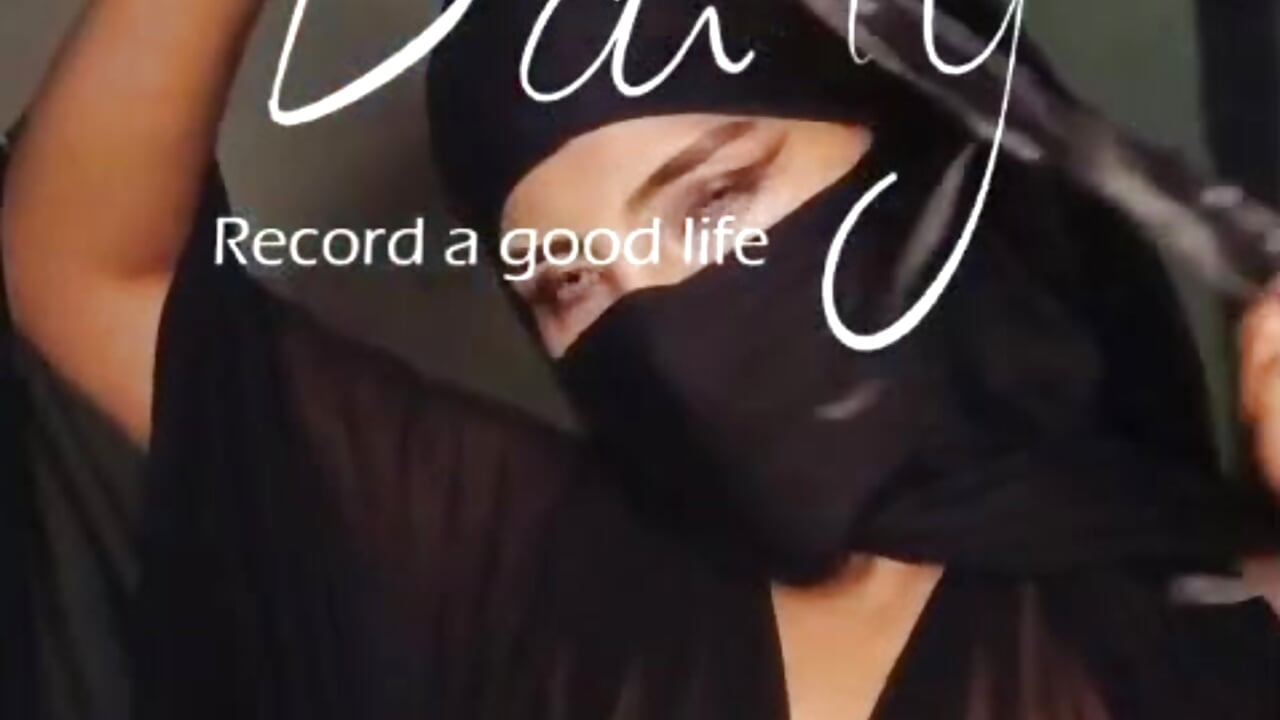 "You came in out of curiosity… you'll stay for addiction."🍒💥 - naomiii__ adlı kamera modelinin videosu