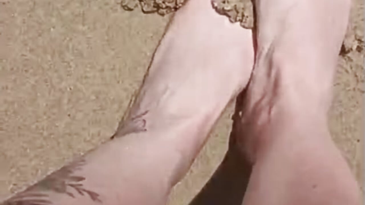 Patitas 👣 en la arena - video của AlejandritaMilf