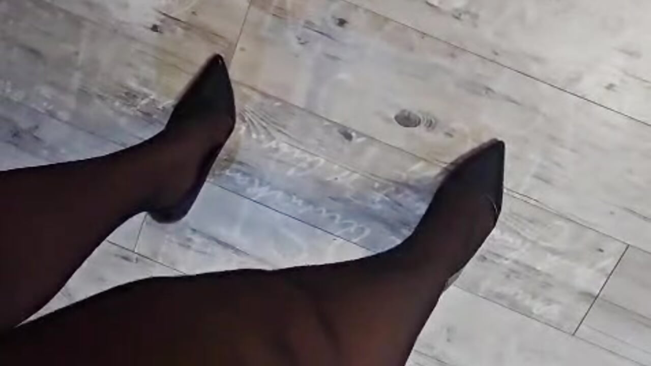 1000107631 - סרטון של xsexydomina, דוגמן/ית מצלמה