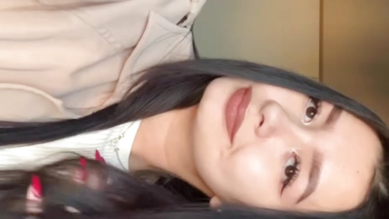 HOT GIRL