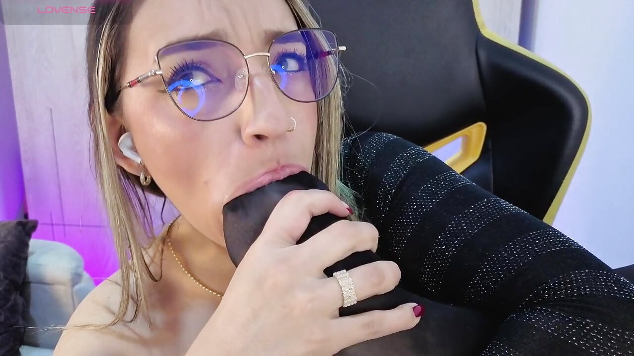 Deep finger sucking