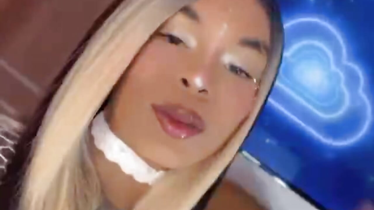 d05877a0-a84b-43b1-897f-c5a7779ec222 - vídeo de la modelo de cam mistressbigcock777