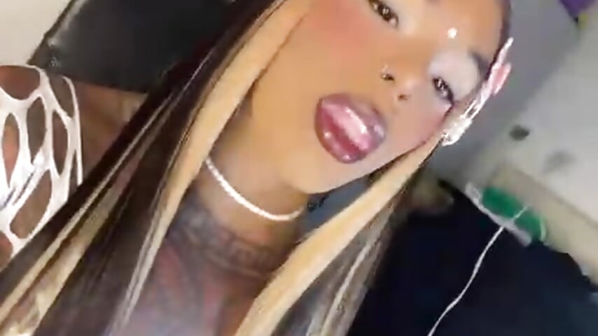 WhatsApp Video 2026-01-28 at 9,11,37 PM - video oleh mistressbigcock777 kamera model