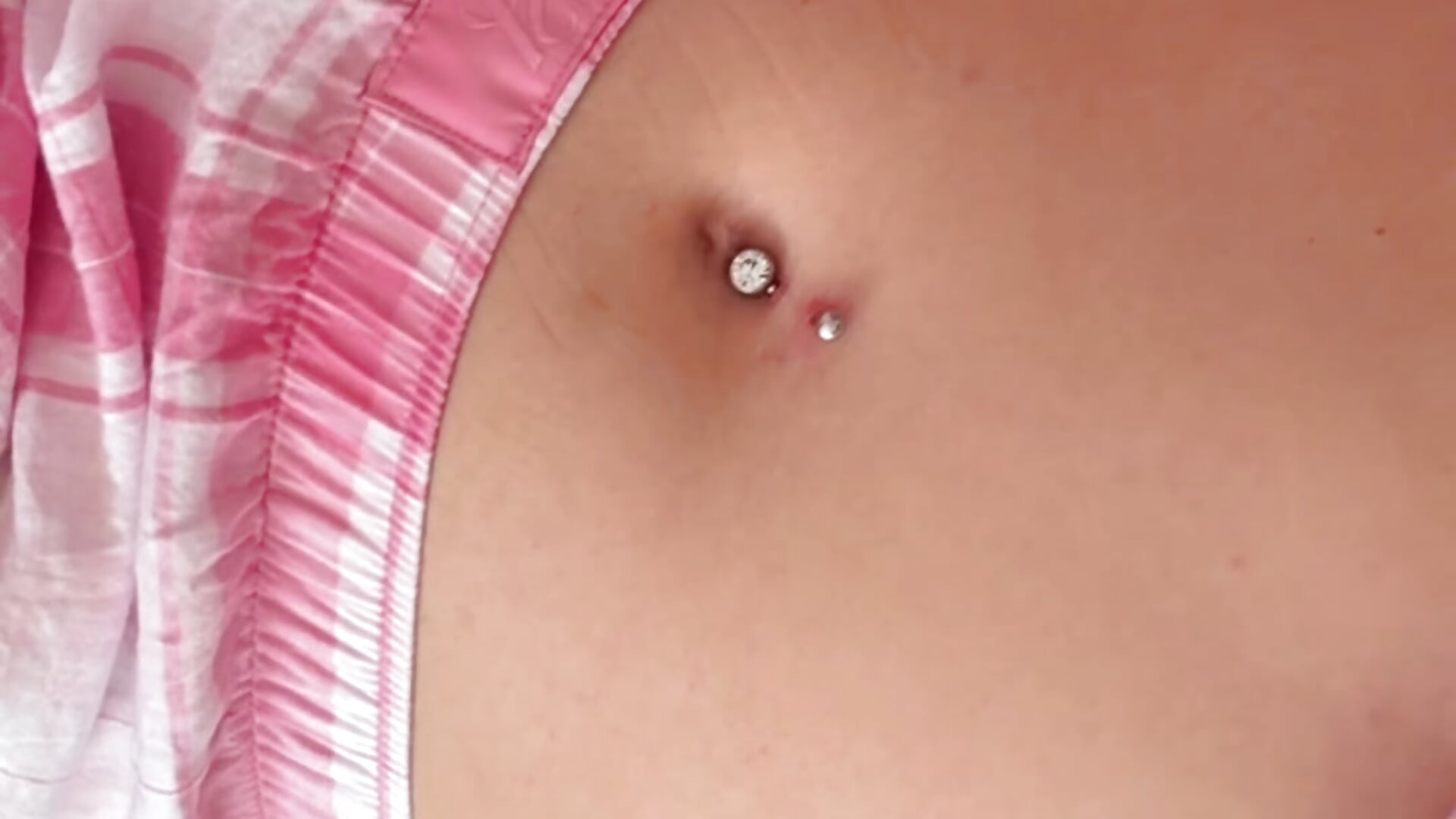 Piercing🩷 - video van EmilyWi_ cam-model