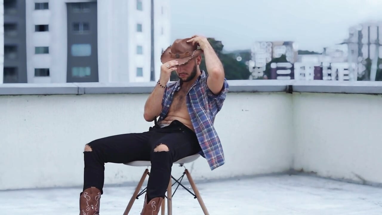 Your cow boy! - MaximusClark adlı kamera modelinin videosu