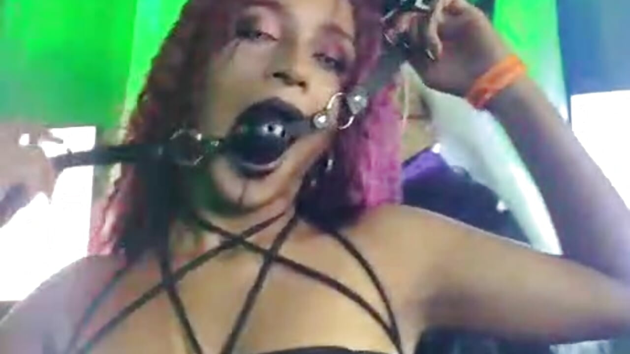party halloween - video di Lorena_Vieira_ modella di cam