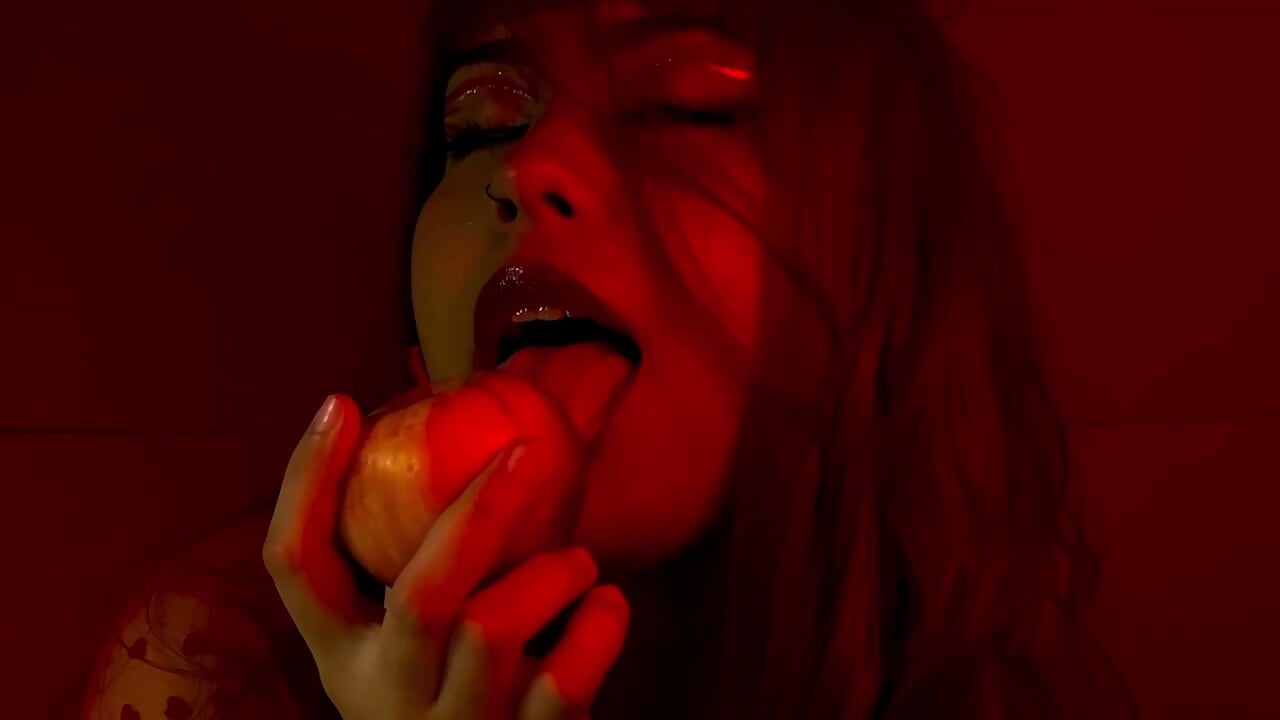 Do you want some apple? - XXX video by Dalila_Sky