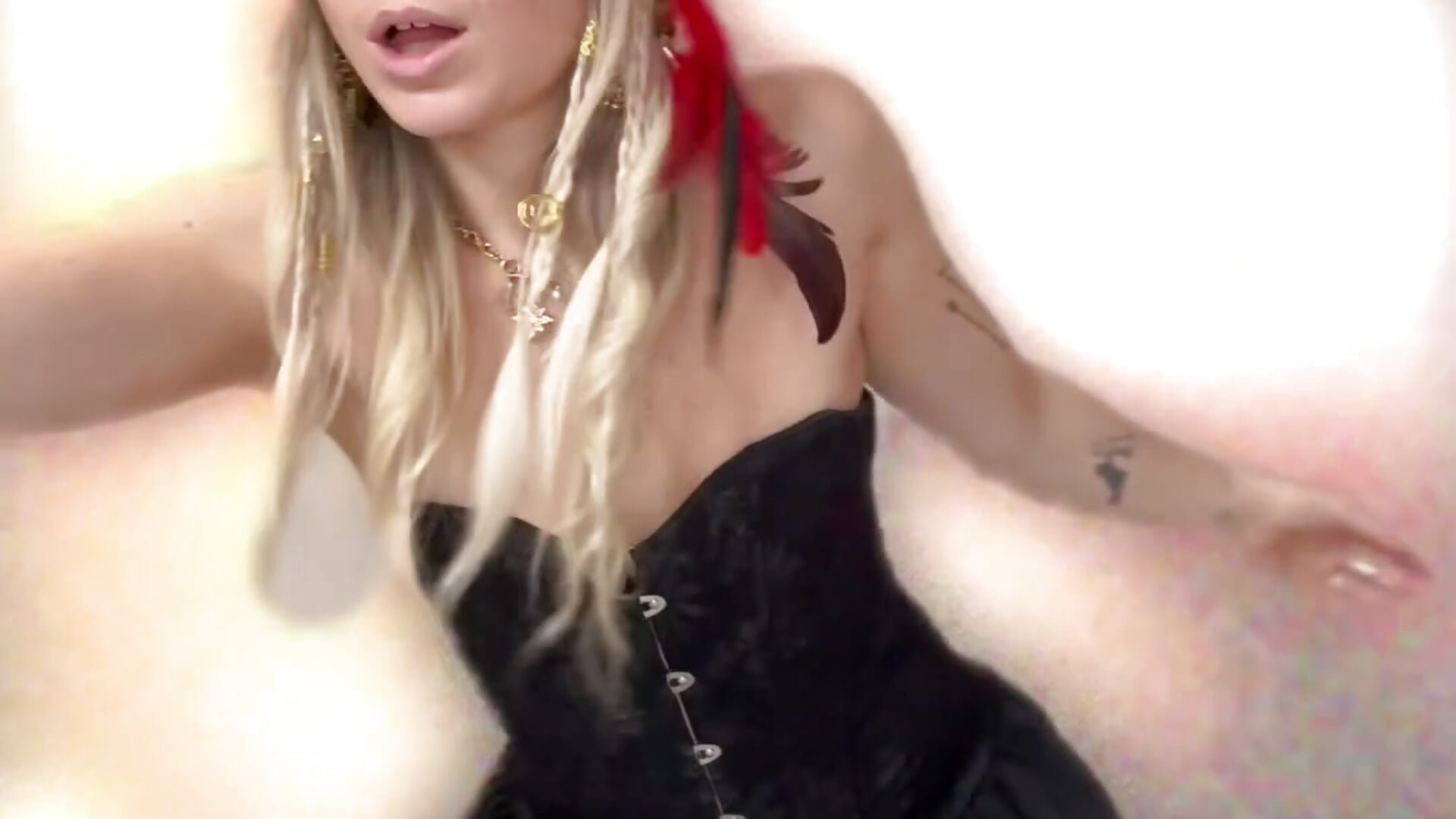 Halloween 2025 - video by carlaaa cam model