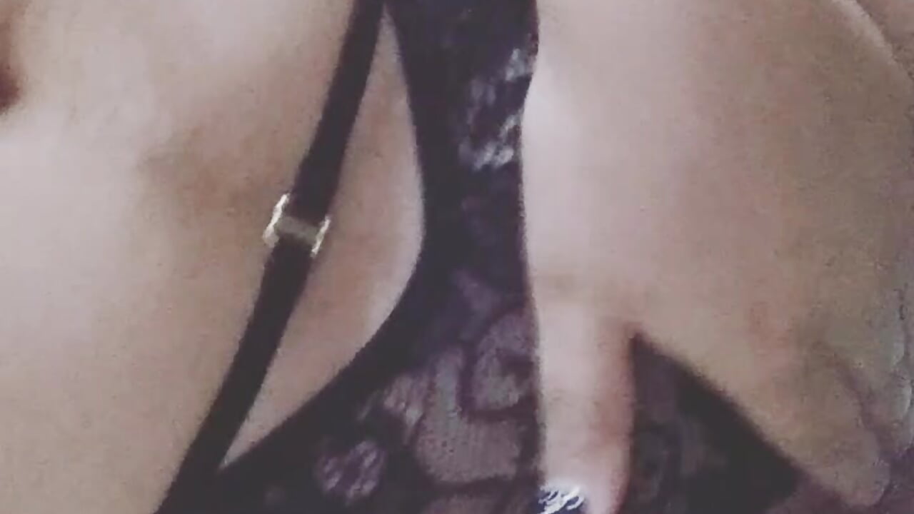 Welcome - video oleh Alia_grey21 kamera model