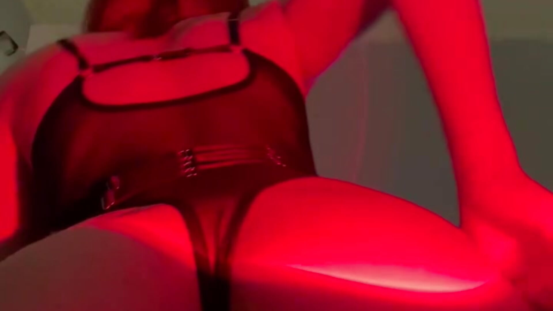 Lexi stretches her big and tight ass for you - video by Lexy__Foxy cam model