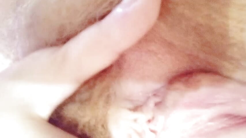 Masturbate fingers( fuck pussy zoom) - video by liddy__rosse cam model