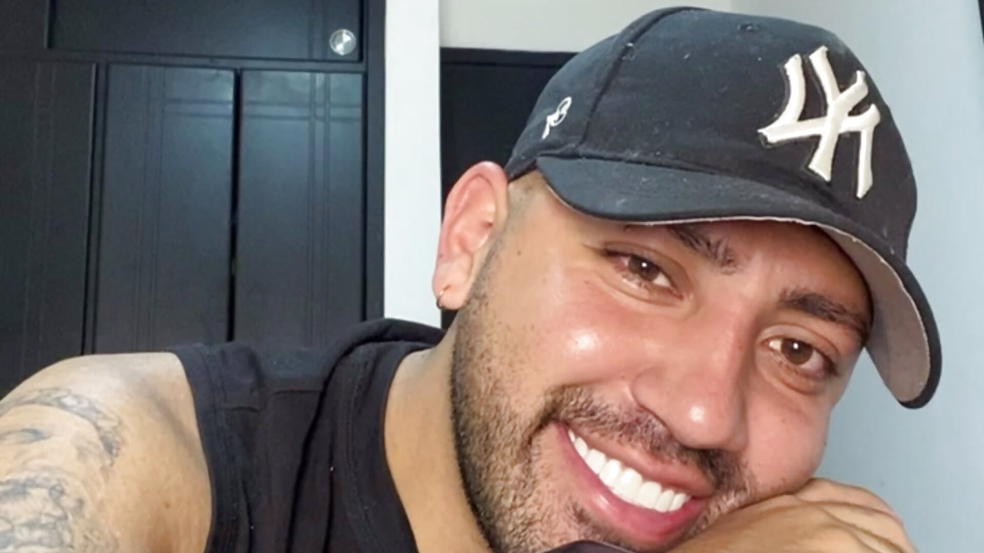 👄👄 — filmik JuanZapata33, modela(-lki) na kamerkach