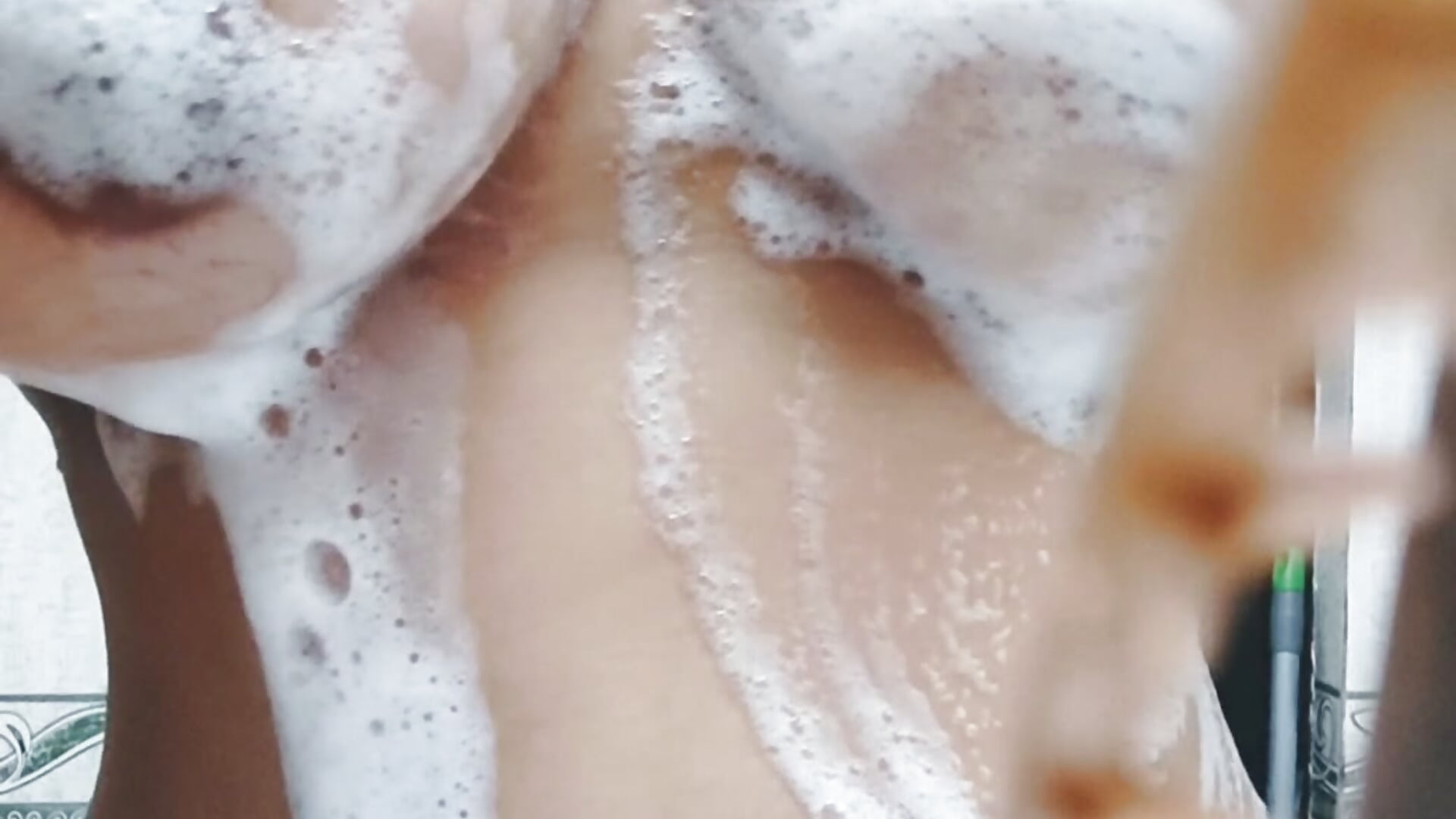 Boobies shower 😍🚿