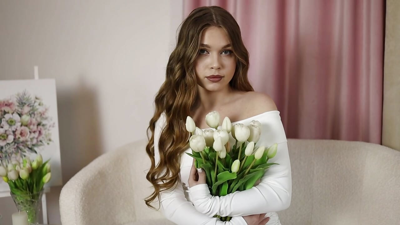 Your beautiful flower – video od webkamerové modelky LaraPika