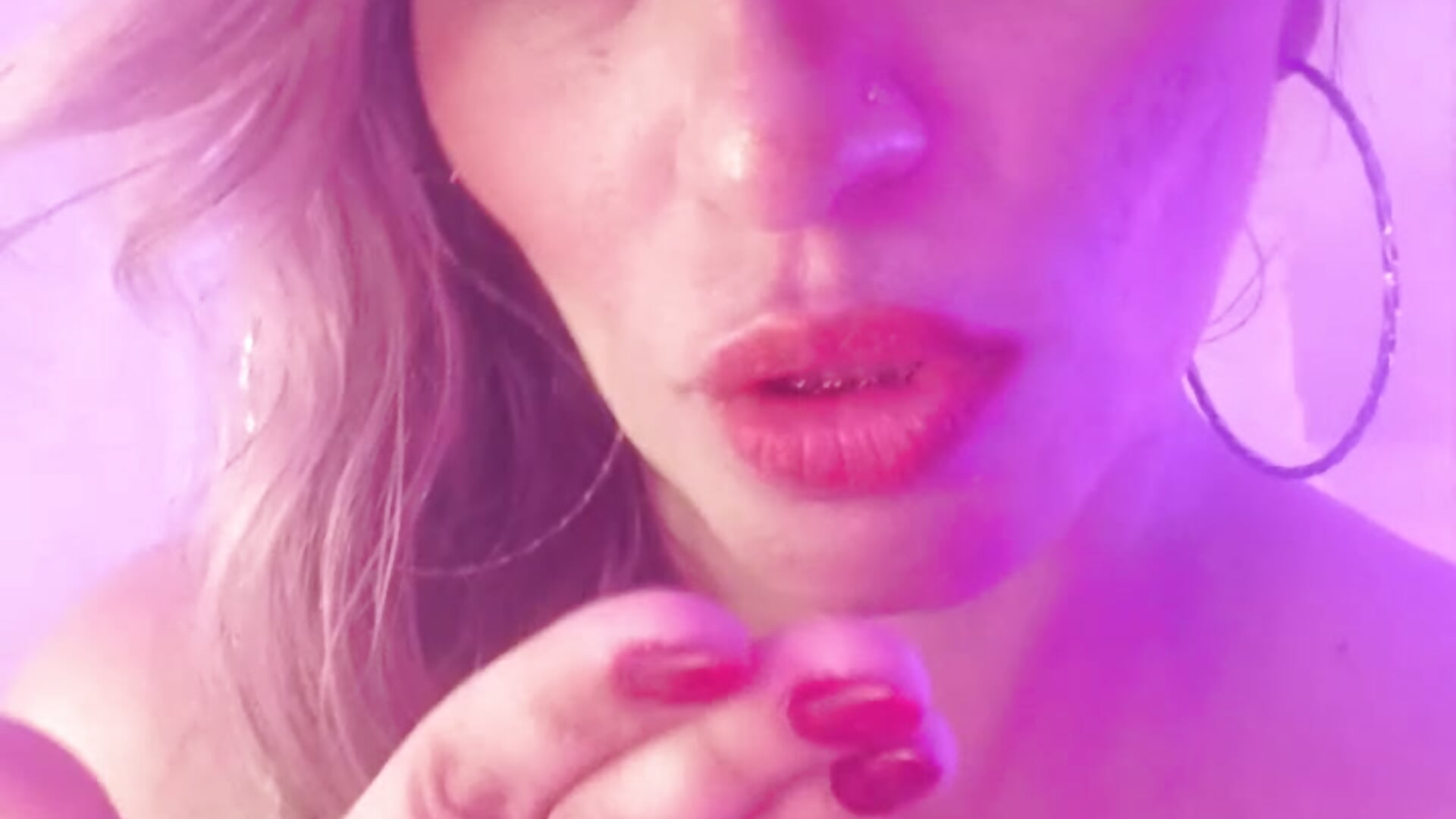 Much kiss for Your💋 - video by emma_collson cam model