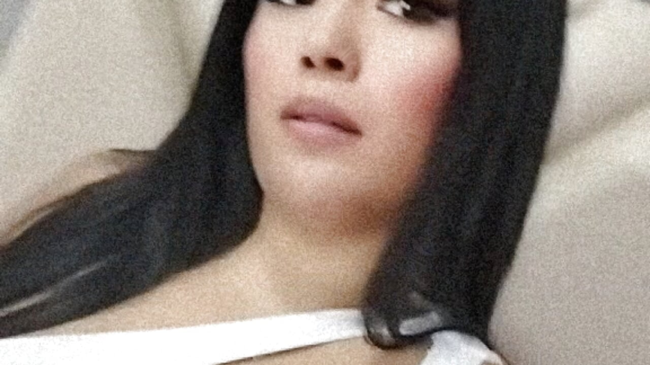 1000129453 - video by Shantal_Gregory cam model