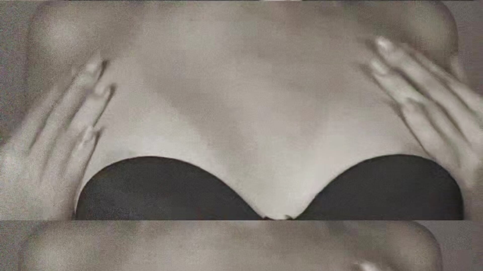 red lips - video by anietorres cam model