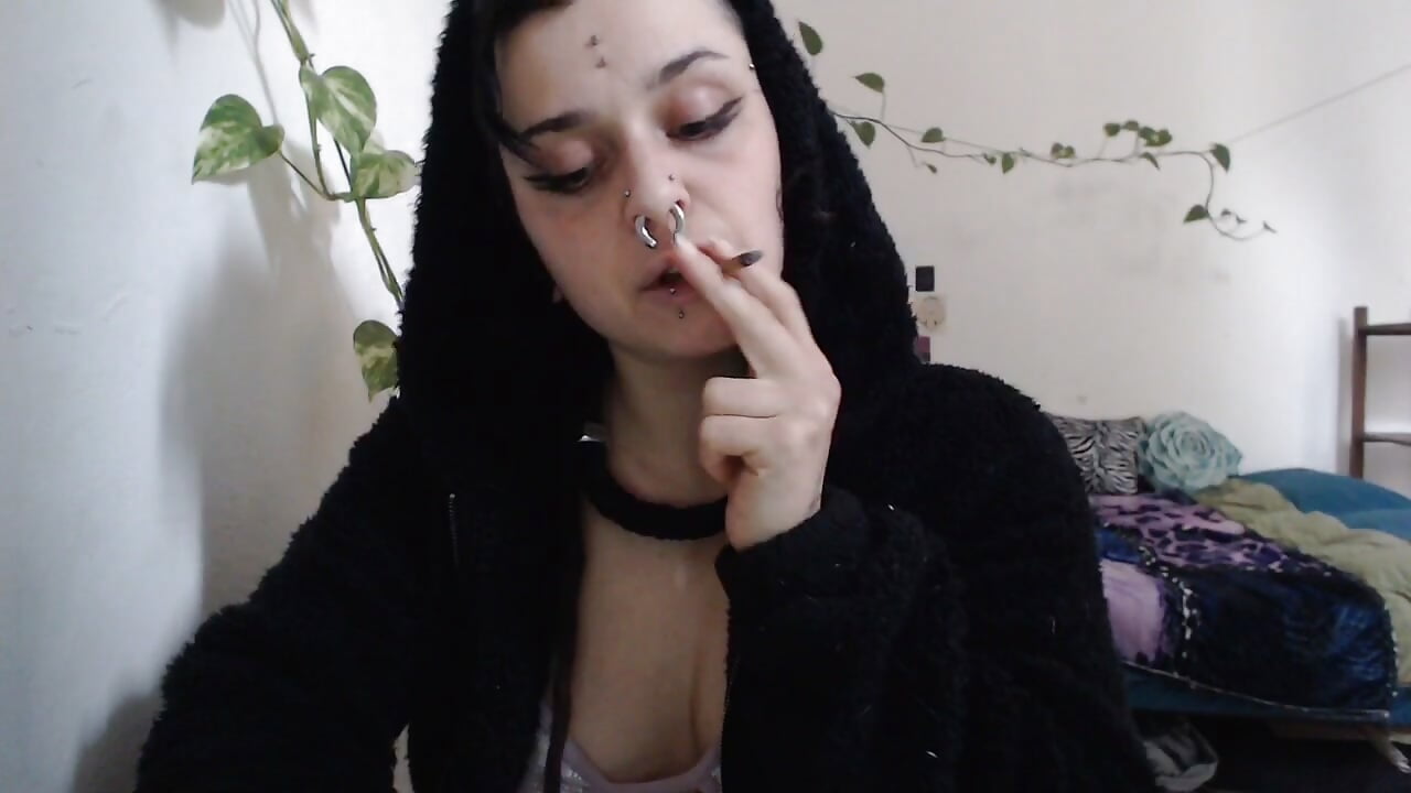 commento il tuo minuscolo cazzo guardando una tua foto e posso solo umiliarti mentre vieni subito