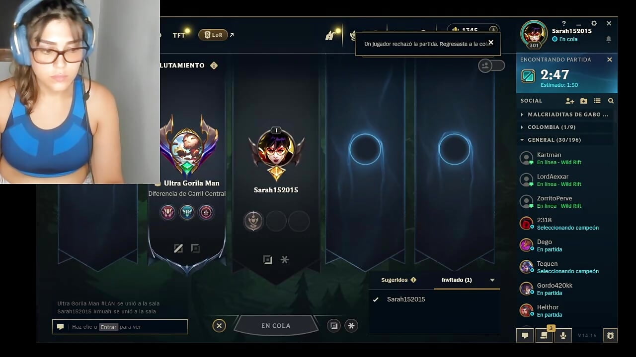 jugando league of leguends - βίντεο μοντέλου soysara15