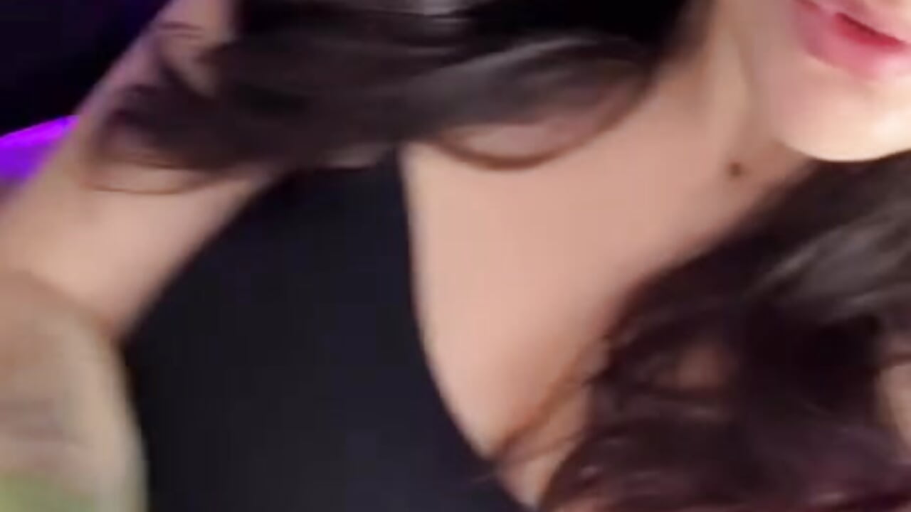 Sensuality meets seduction 💋✨ - video od modelky/modela Jenna_Adams_