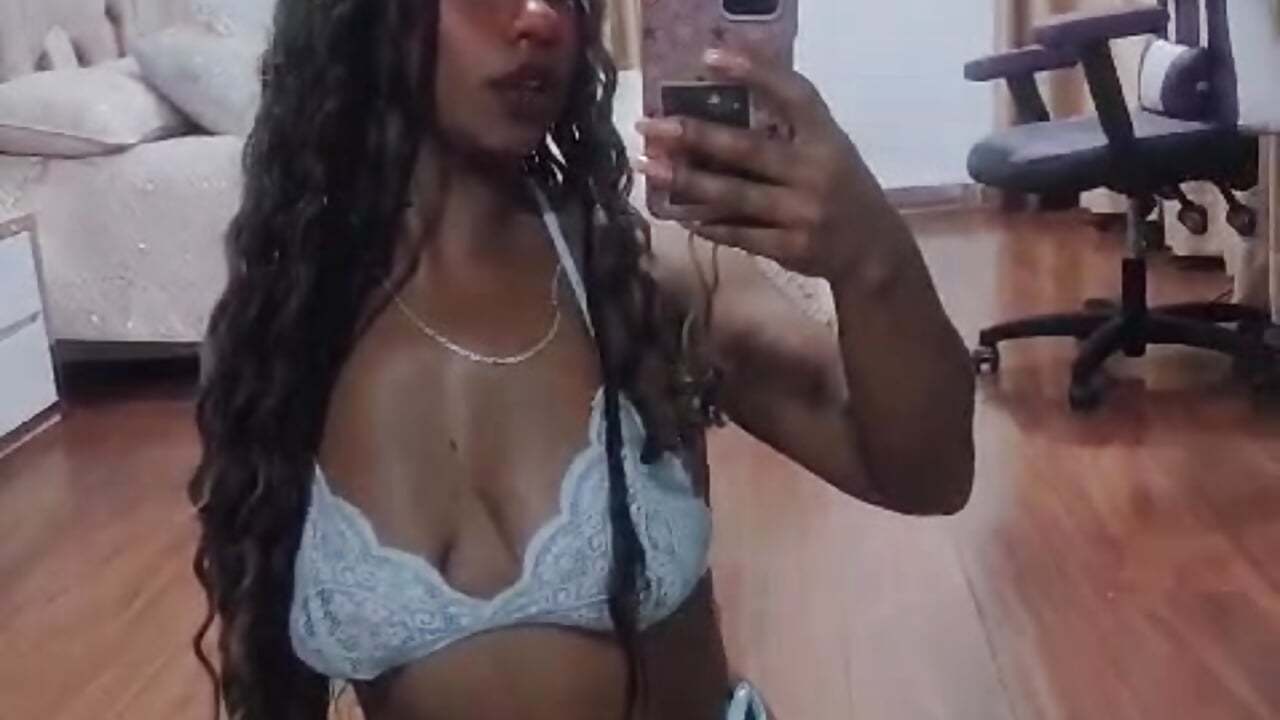 belle fille - video by _Eveelyn cam model