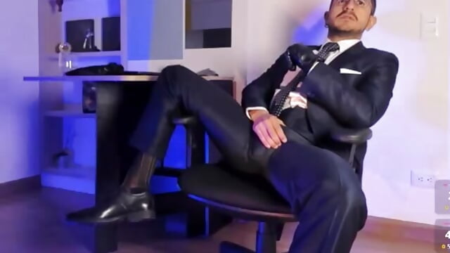 Free Bulge in Suit Pants Rub-slo mo - pablo-rincon95 캠 모델의 동영상
