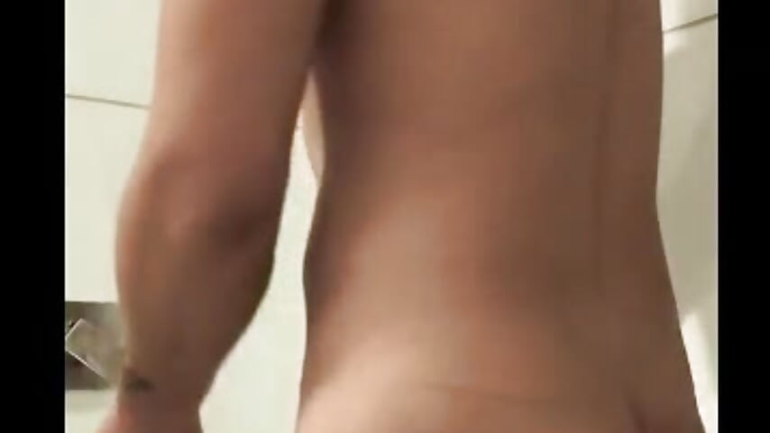 Post Gym Workout and after sweaty HOT cum show -it's Shower Time - pablo-rincon95 캠 모델의 동영상