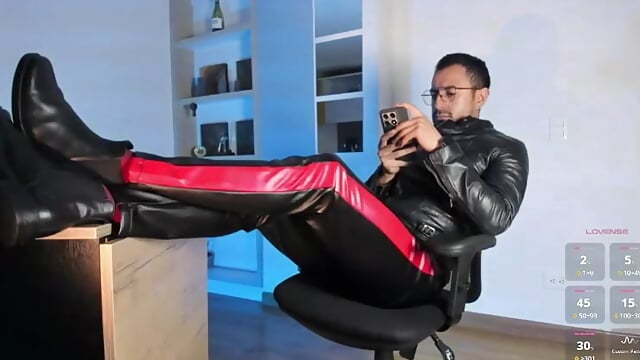 Leather Love Free - pablo-rincon95 캠 모델의 동영상