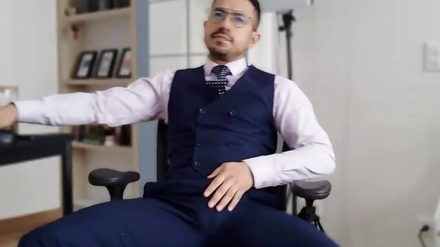FREE Voice Urging  Me! Makes me Smile! - video by pablo-rincon95 cam model