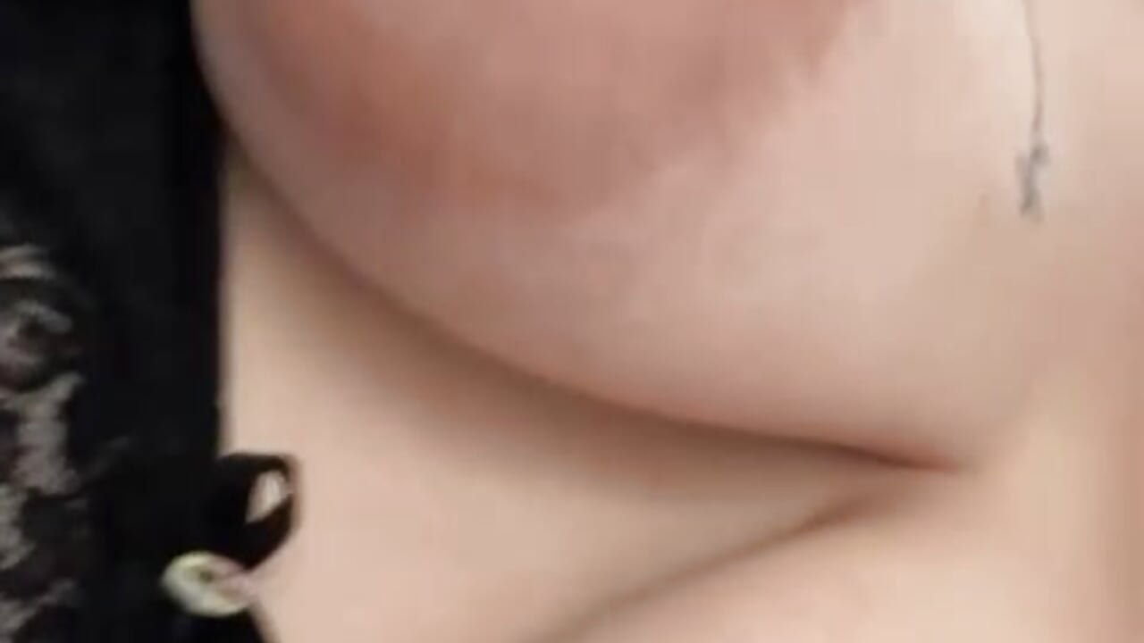 Forbidden to ignore me... 🔥 - video by meikochoe cam model