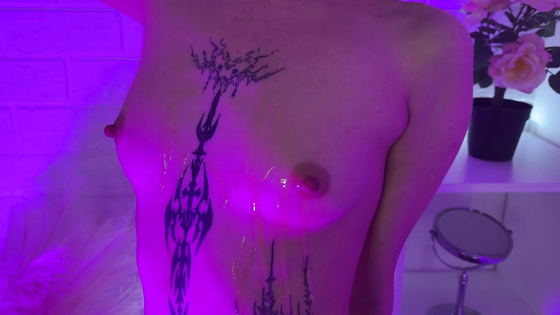 Oil body – video od webkamerové modelky TaylorLunar