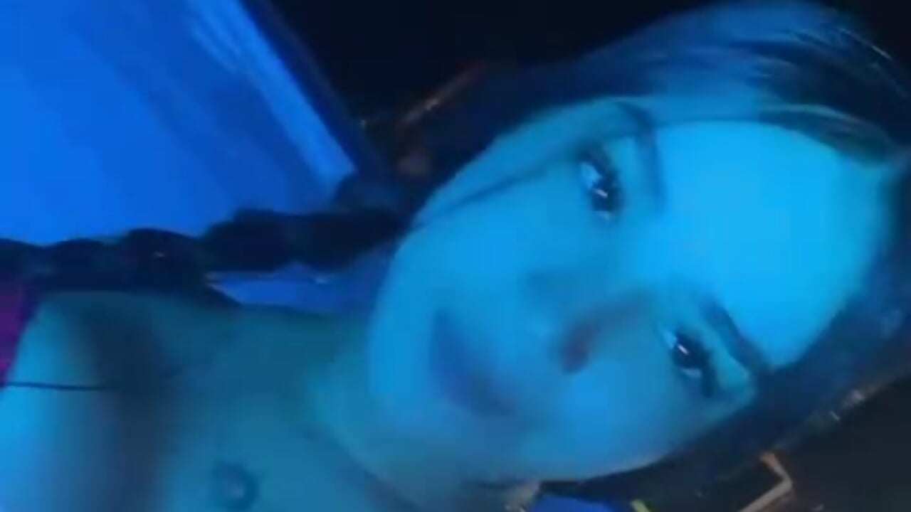 wet for you - vidéo du modèle de showcams zoe_rivers