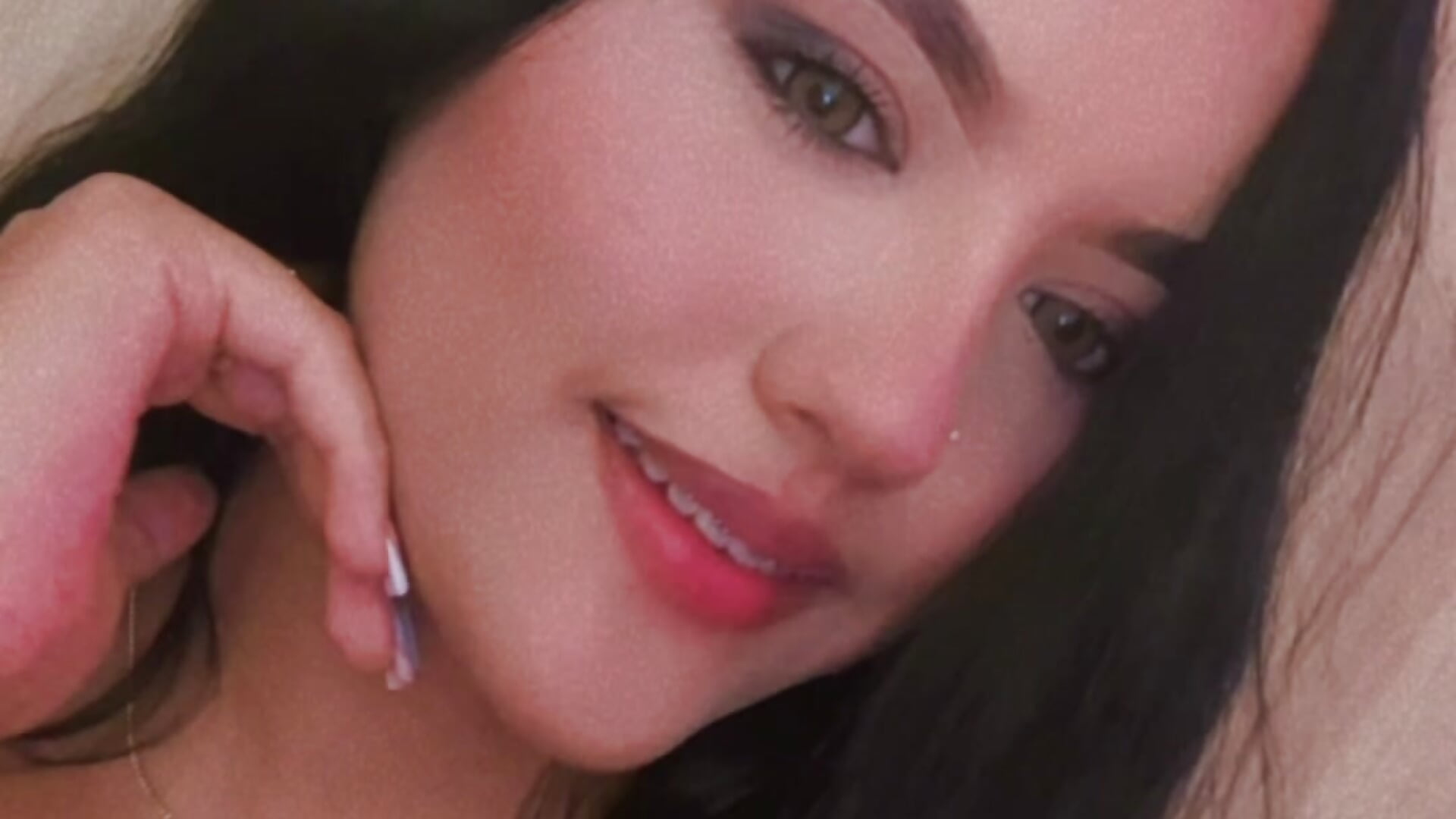 40678c8198c1463cb2cbfdf19e49a192 - video by Sweetgirl4u_ cam model