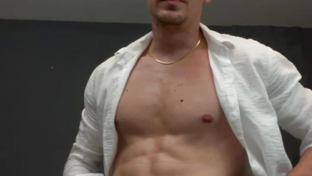 trim,5D47E2E0-88C6-4184-BA6C-11AE7D337902 – video od webkamerové modelky MateoBenjaminX