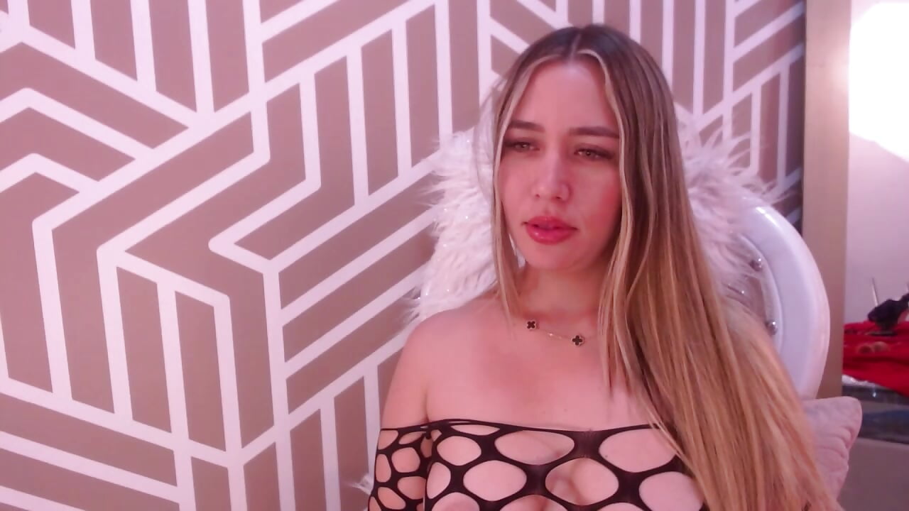 I'm glad you came to see me!!! I'm waiting for you🎉🫦😁 - video by SashaDurante cam model