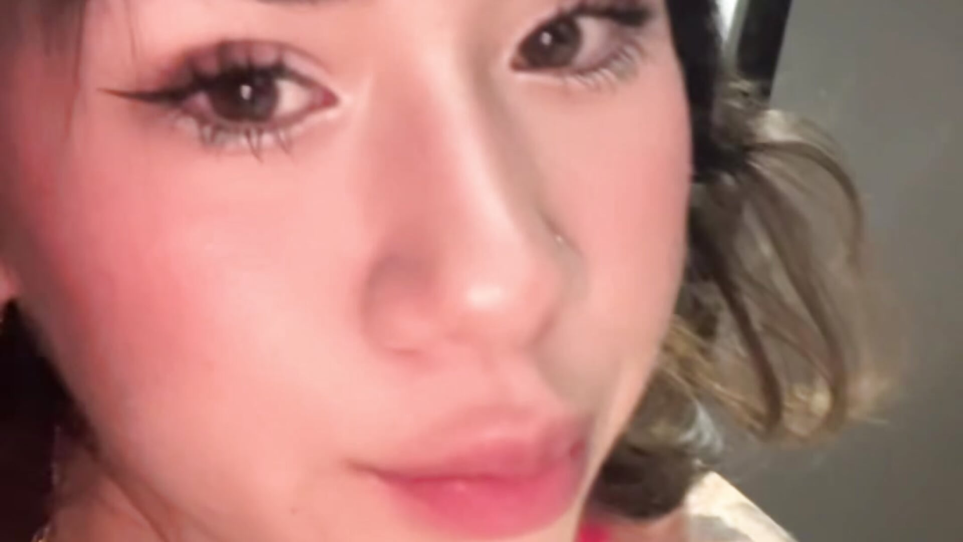 Amo las pijamas jajajajaja 🫠❤️ - video by Im_Valen_Cute cam model