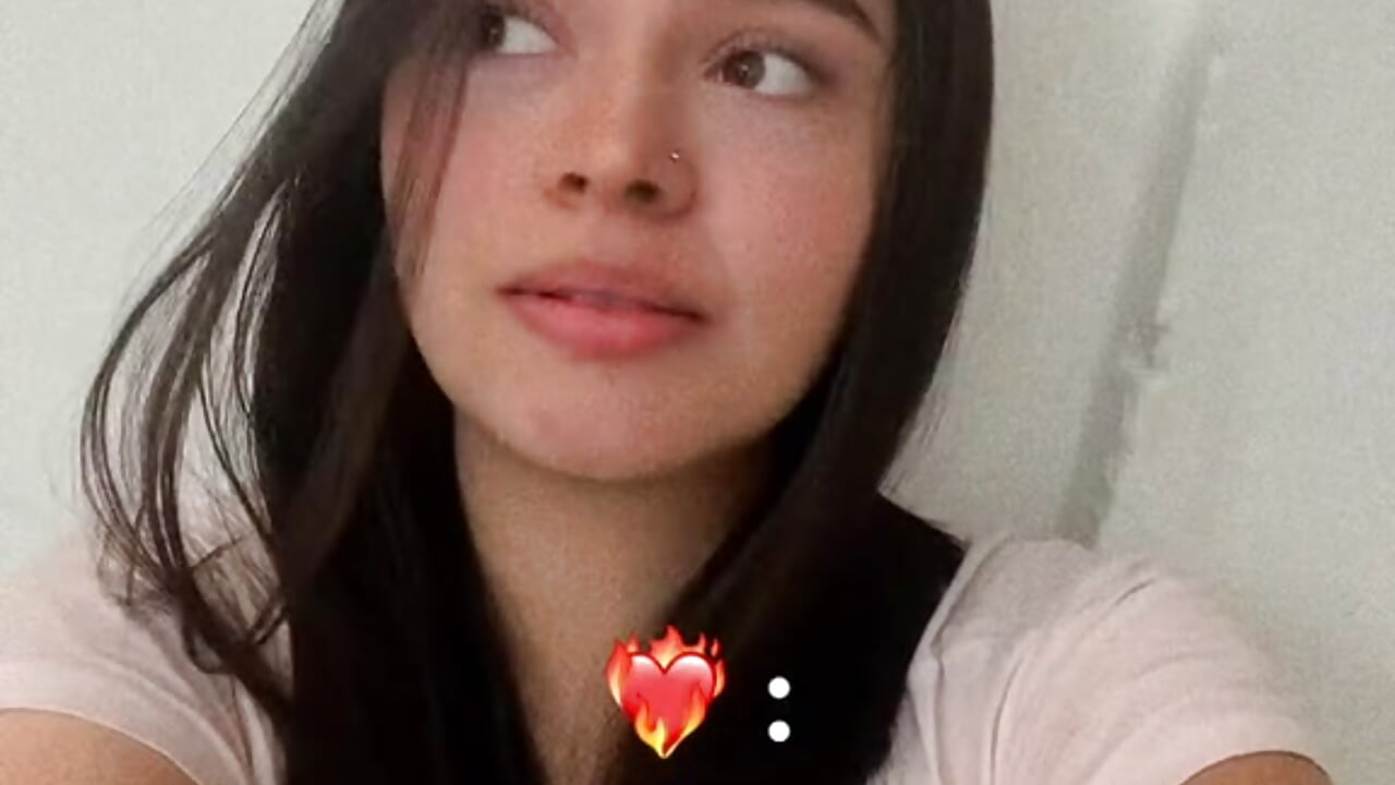 Hi ! Bonjour ! 안녕 ! 🥰 - video by Srta_ahome69 cam model