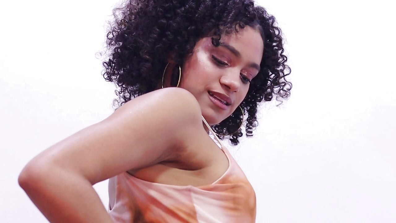 We control every movement together??? - video by Alahia_Baiter cam model