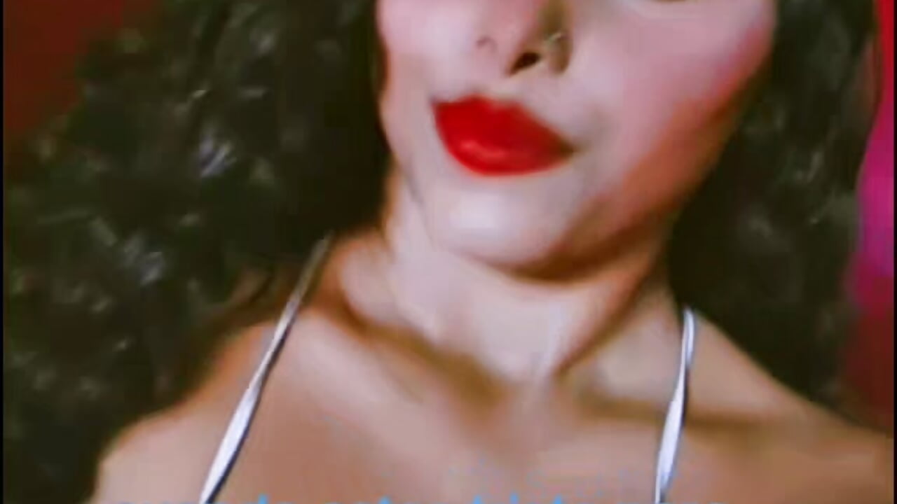 1000258924 - video by vanessacarr cam model