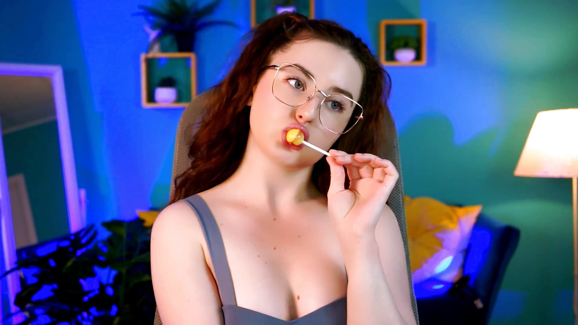 sweet lollipop in my mouth ^_^ - video by AnnTerry_ cam model