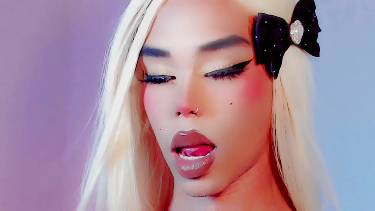 look at me 🔥💦 – video od webkamerové modelky DanniLee_